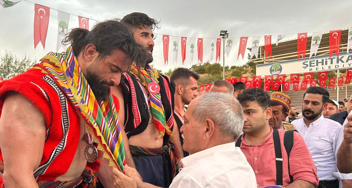 İbrahimşehir Geleneksel Aşırtmalı Aba Güreşleri tamamlandı