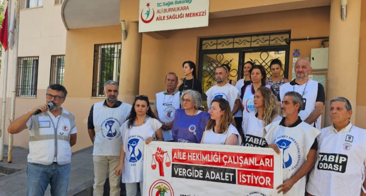 Gaziantep'te sağlık çalışanları, vergi adaleti talepleriyle ilgili protestolarını sürdürüyor