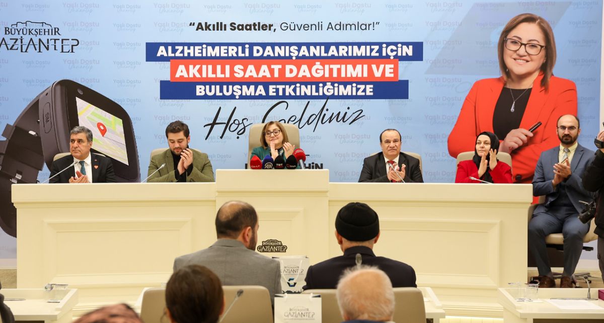 Gaziantep Büyükşehir'den Alzheimer danışanlarına Akıllı Saat!