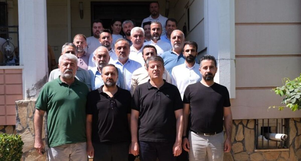 Abdurrahman Tutdere Ev Hapsinde İlk Grup Toplantısını Yaptı