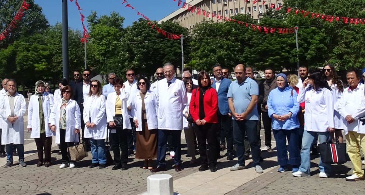 Eczacılar Dertli: İlaç Bulunamaması ve Mesleki Sorunlar Büyüyor