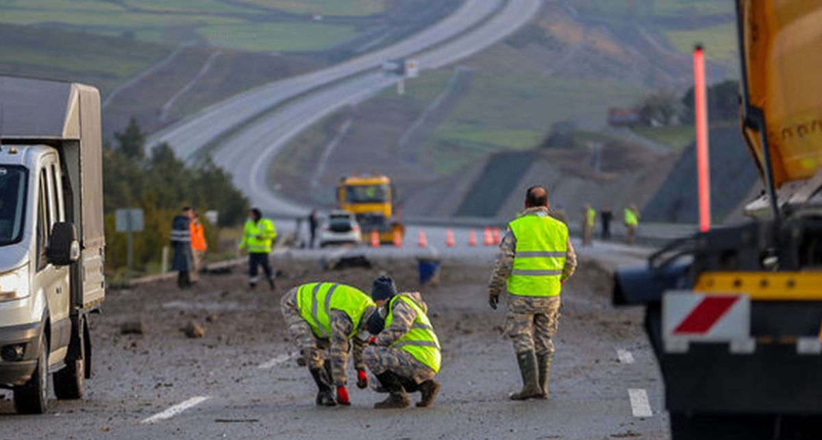 Balıkesir'de F-16 Savaş Uçağı Düştü: 1 Pilotumuz Şehit!