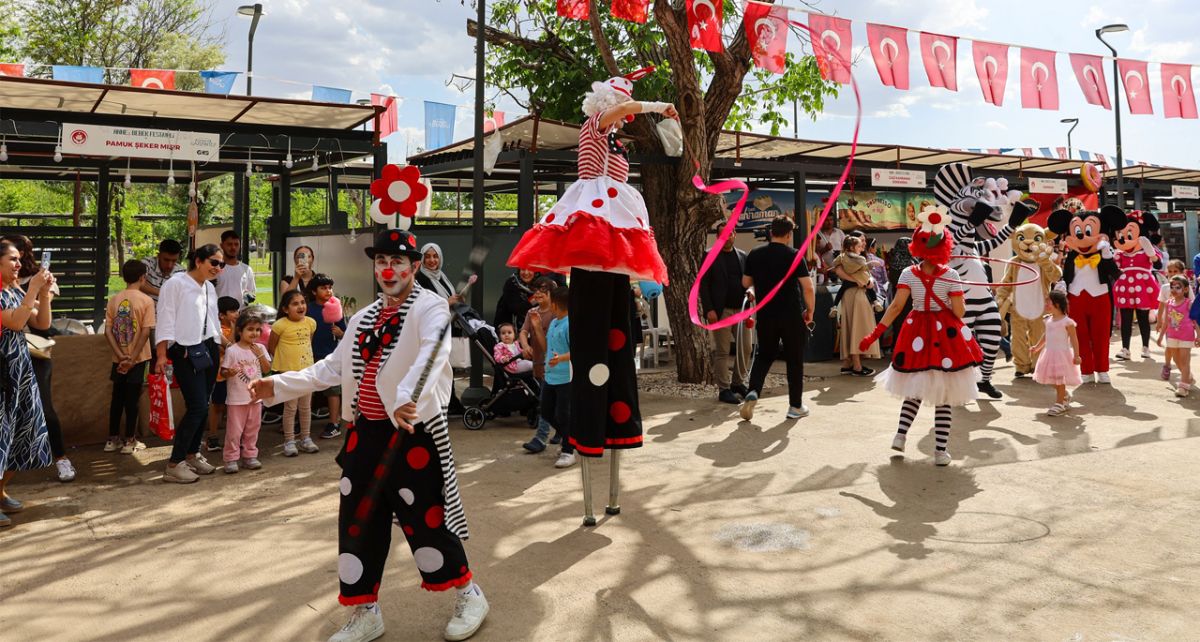 Gaziantep'te Anne Bebek Festivali Renkli Görüntülerle Başladı