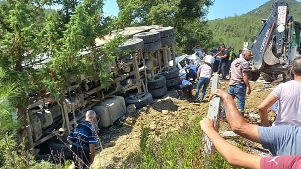 Freni patlayan kamyon dehşet saçtı