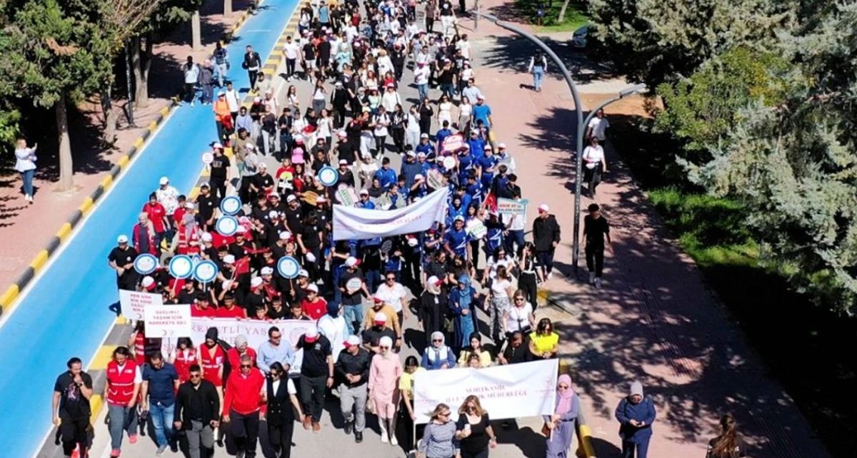 Gaziantep'te Sağlıklı Yaşam Yürüyüşüne Yoğun Katılım
