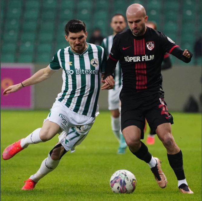 Gaziantep FK deplasmanda kayıp ; 2-1
