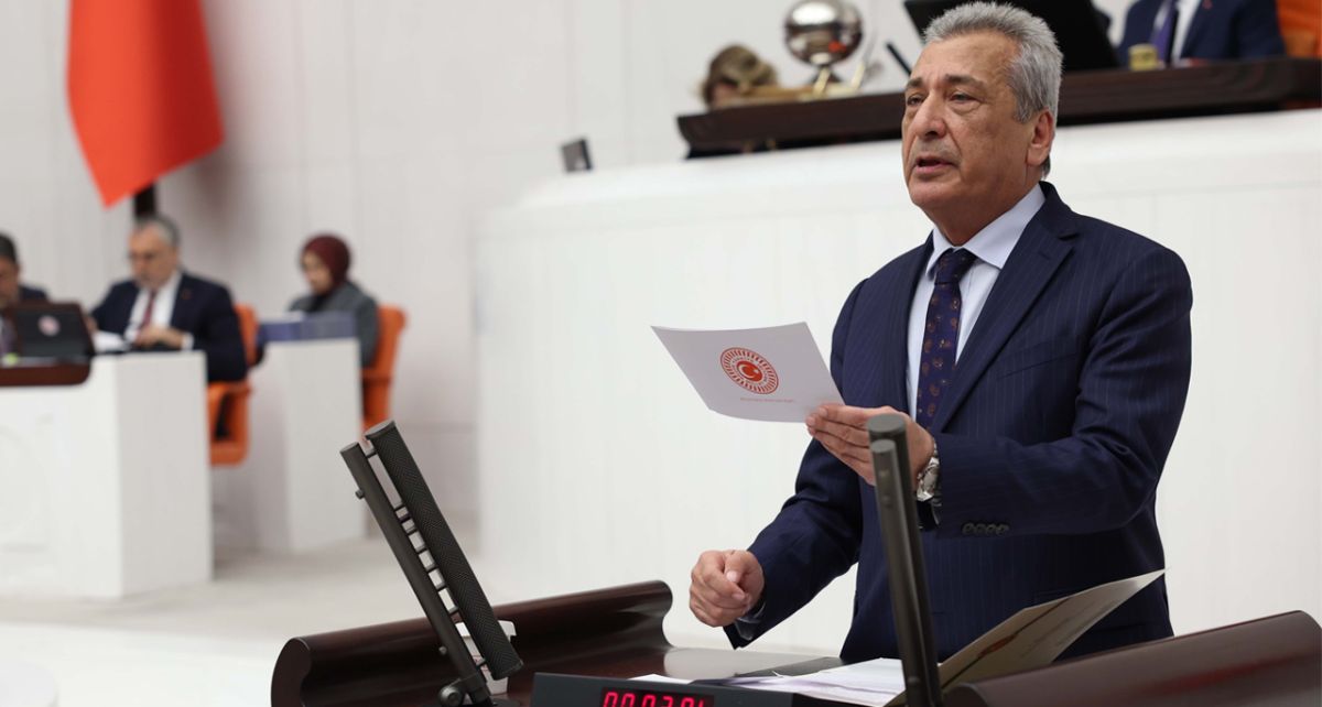 CHP'li Öztürkmen'den Sert Öğretmenler Günü ...