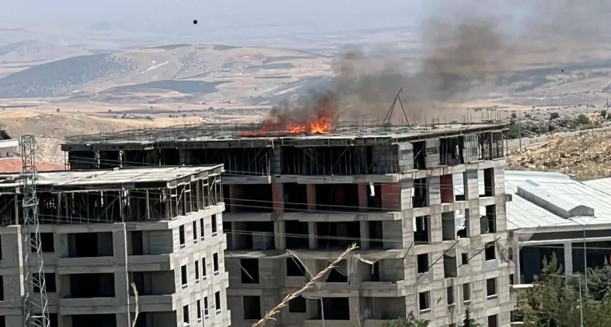 İnşaat Halindeki Binada Yangın Korkuttu