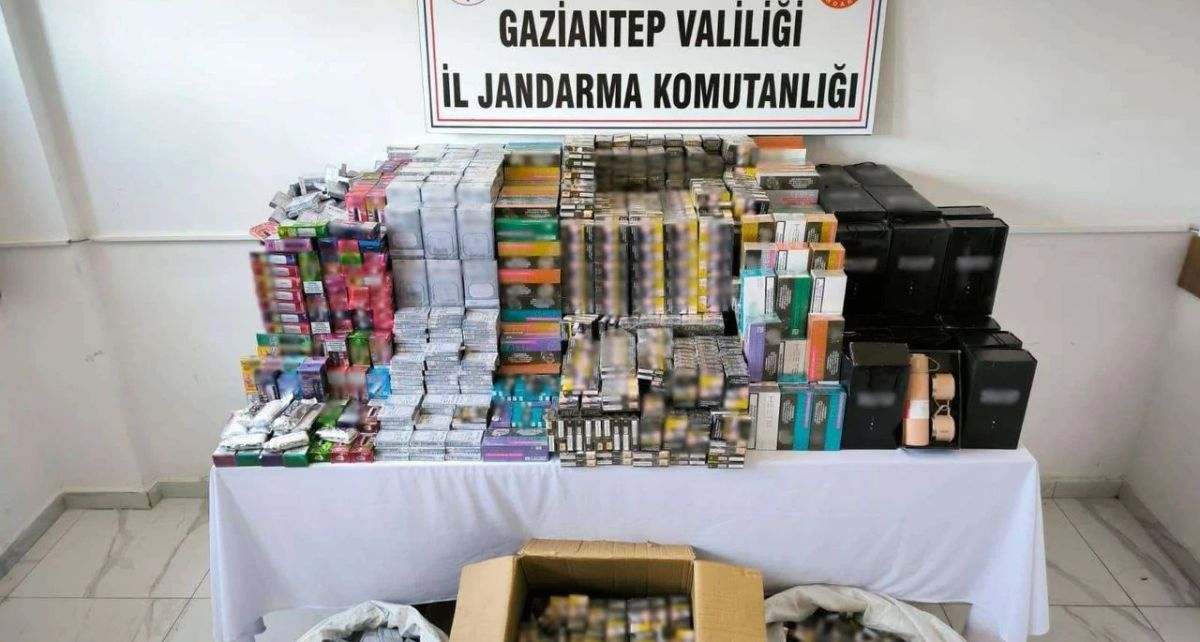 Gaziantep'te Dev Operasyon: Otobüste Binlerce Kaçak Sigara Ele Geçirildi!