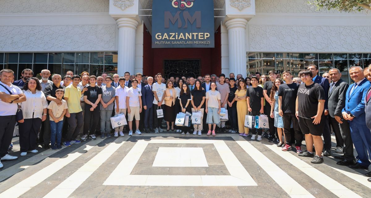 Gaziantep'te LGS Şampiyonları Ödüllendirildi