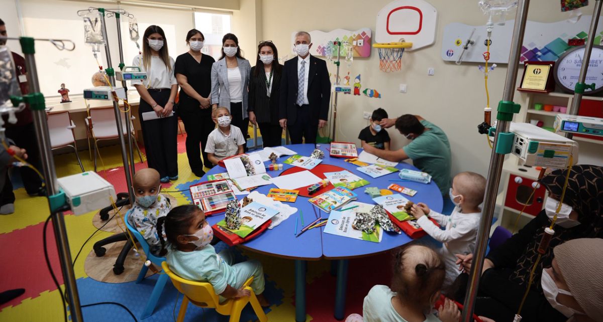 Şahinbey Belediye Başkanı Tahmazoğlu, Lösemili Çocukları Ziyaret Etti