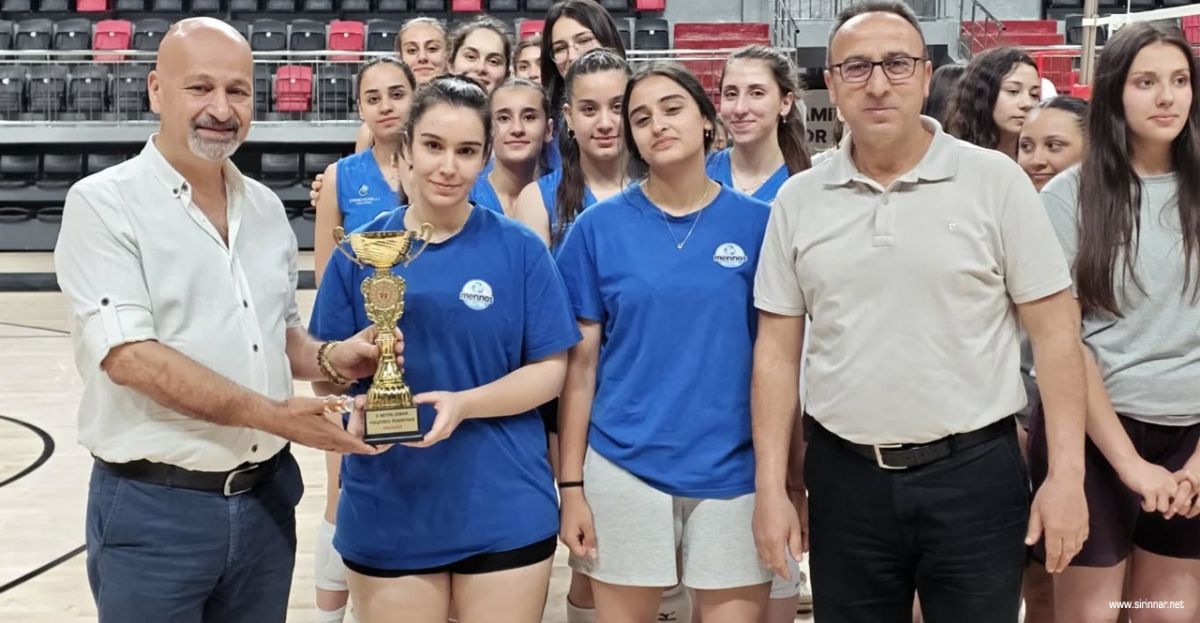 Betül Çoban Voleybol Turnuvası'nda Şampiyon Merinos