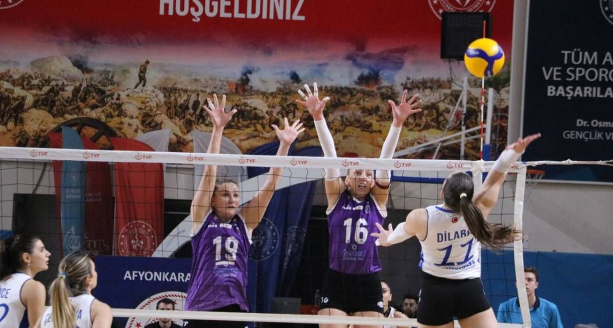 Merinos Voleybol Play-Off Yolunda Yara Aldı