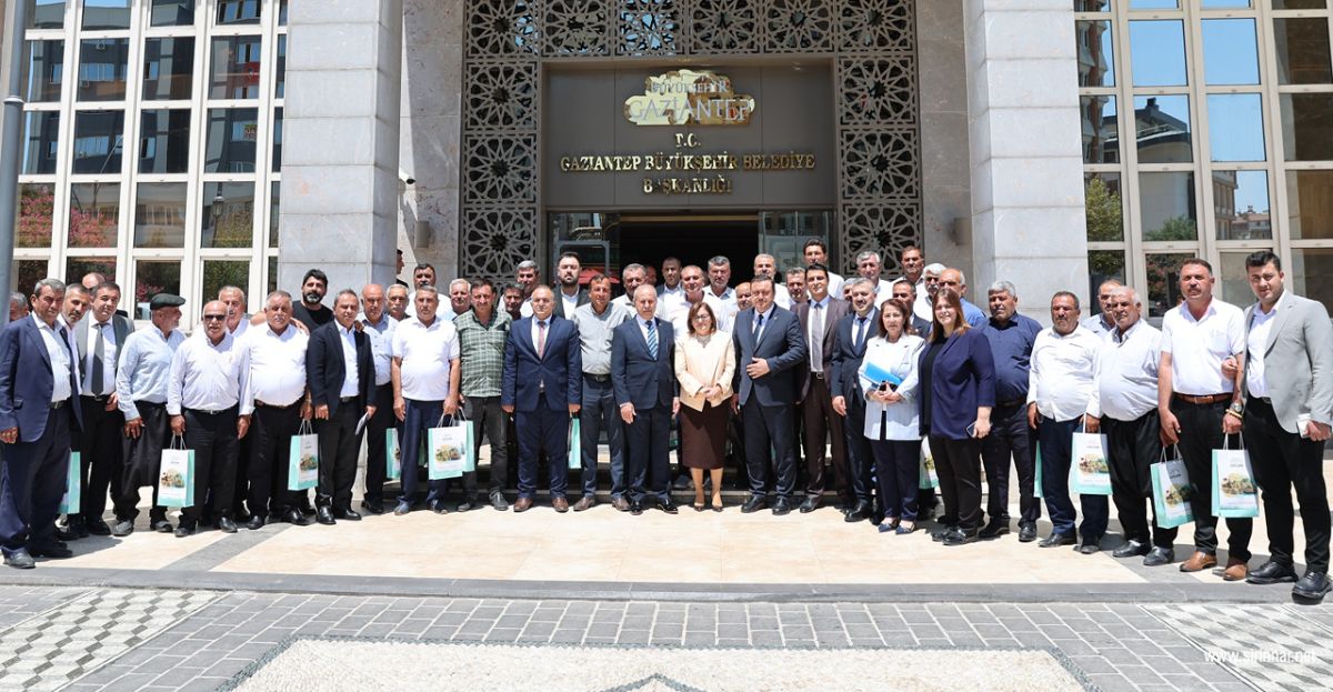 Başkan Şahin, Şehitkamil Muhtarlarıyla Kapsamlı İstişare Toplantısı Gerçekleştirdi