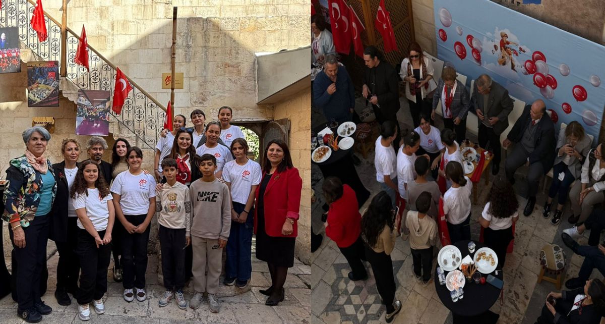 Cumhuriyet Coşkusu Nar Çiçekleri'nin Sesinde Yankılandı