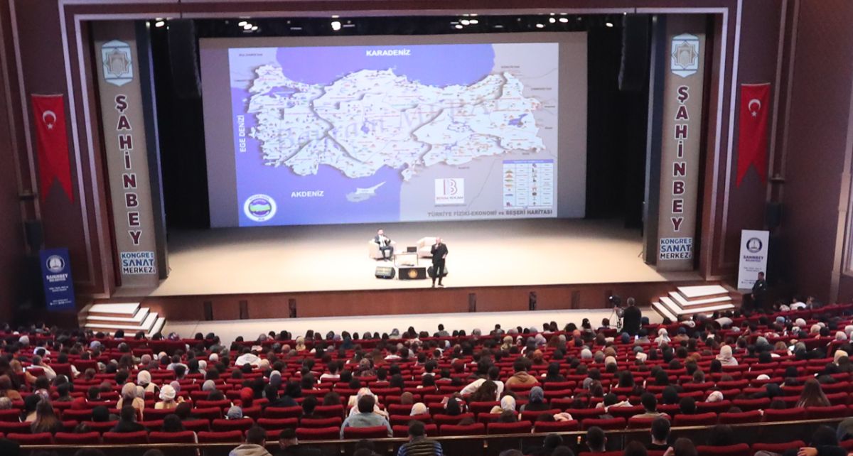 Şahinbey Belediyesi, Sınava Hazırlanan Gençler İçin Uzmanlarla Motivasyon Buluşması Düzenledi