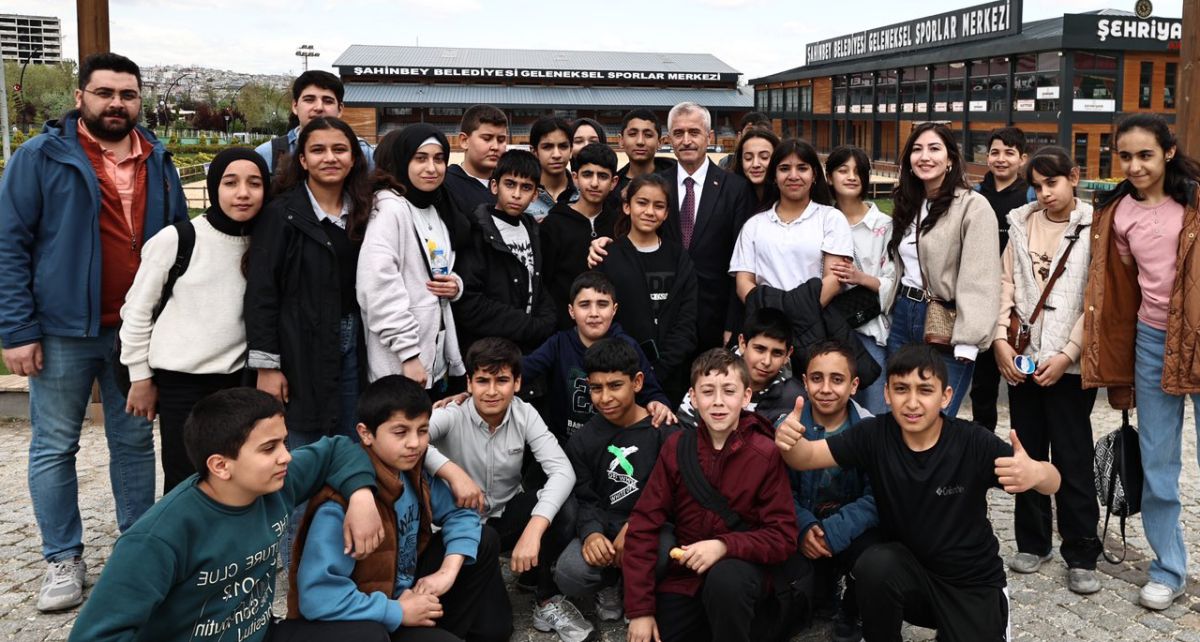 Başkan Tahmazoğlu, Gençlerle Geleneksel Sporlar Merkezi’nde Buluştu