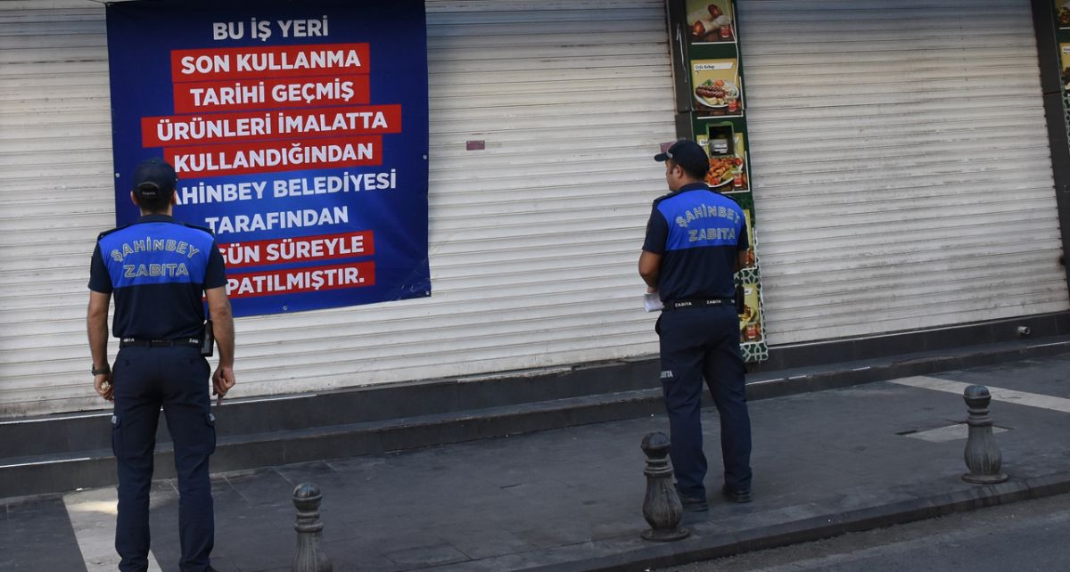 Şahinbey Belediyesi’nden Tarihi Geçmiş Ürün Kullanan İşletmeye Kapatma Cezası