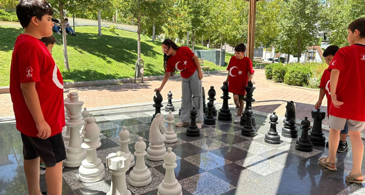 Şehitkamil Belediyesi'nden Dünya Satranç Günü'nde Coşkulu Kutlama