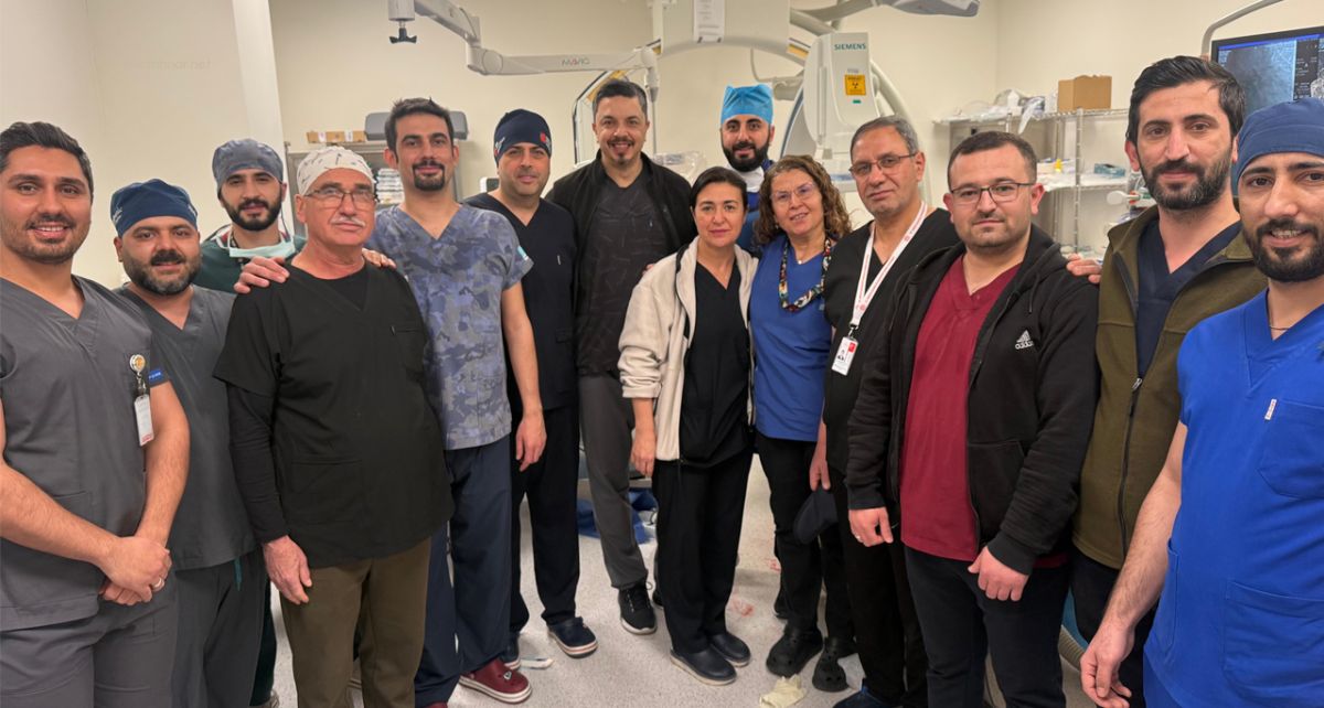 Gaziantep Şehir Hastanesi'nde Canlı Vakalarla TAVI Sempozyumu Düzenlendi