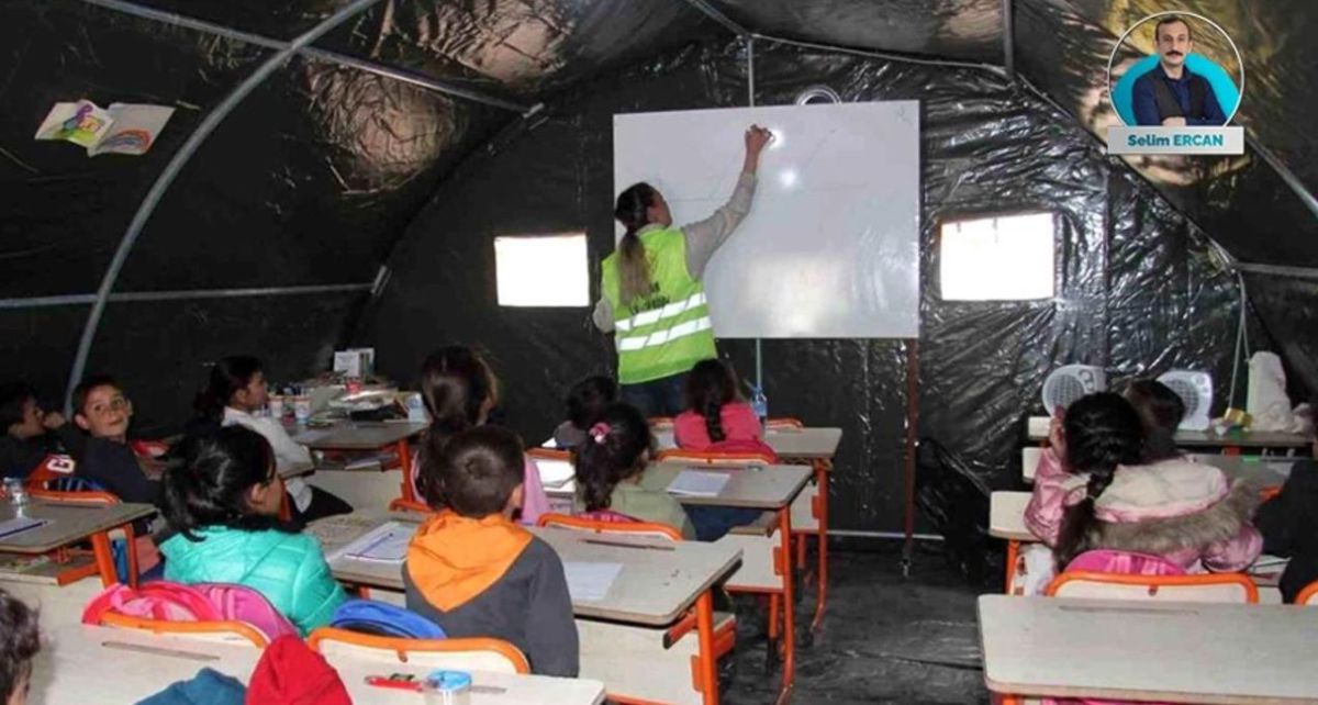 deprem bölgesindeki çocuklara ücretsiz eğitim