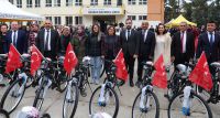 Büyükşehir, Yavuzeli ve Araban'daki öğretmenlere bisiklet dağıttı