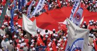 Türk-İş’ten Grev Kararı: 500’e Yakın Kurumda Grev İlanı Asılıyor