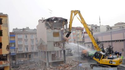 Gaziantep'teki hasarlı binaların yıkım işlemleri 4 ay sürecek