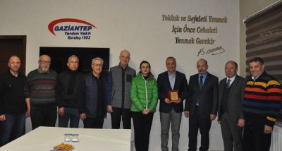 Oberhausen Türk Birliği'nden Gaziantep Yardım Vakfı'na Teşekkür Plaketi