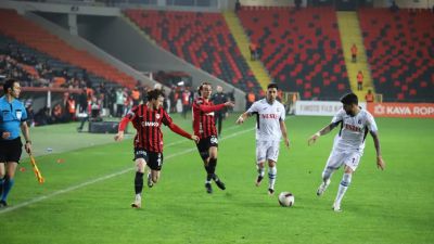 Gaziantep FK'da düşüş devam ediyor ; 1-3