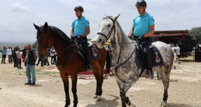 Atlı Jandarma Ekipleri Devriye Atıyor