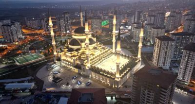 Millet Camii'nde Ramazan'ın manevi atmosferi artıyor
