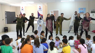 Depremden etkilenen çocuklara tiyatro etkinliği düzenlendi