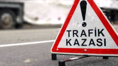 Gaziantep'te kontrolden çıkan otomobil ağaca çarptı: 7 yaralı